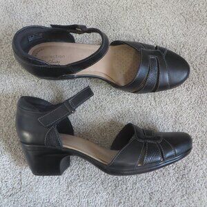 Clark Womens sandals size 10 block heels strappy black leather comfortable
